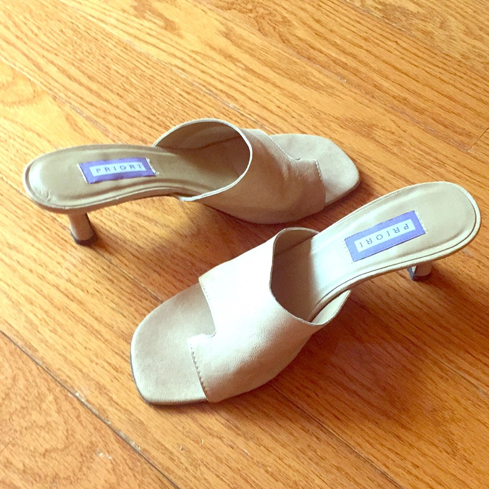 Priori kitten heels